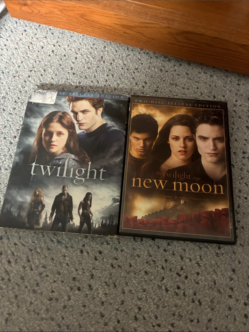 / New Moon (Two-Disc Special Editions) - DVD Set - Black